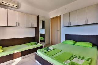 Апартаменты Apartments Venezia Сутоморе Апартаменты-студио с видом на море-2